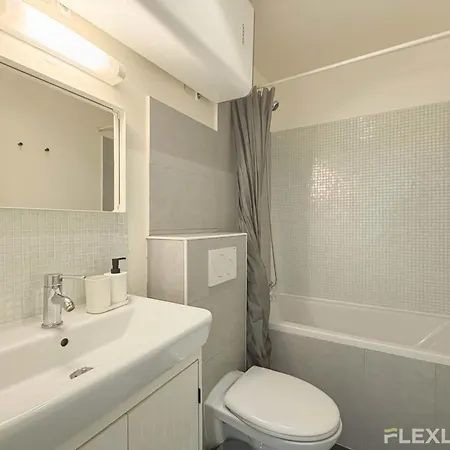 Flexliving - One-bedroom - Caplat Apartment