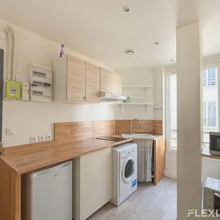 Flexliving - One-bedroom - Caplat Apartment *